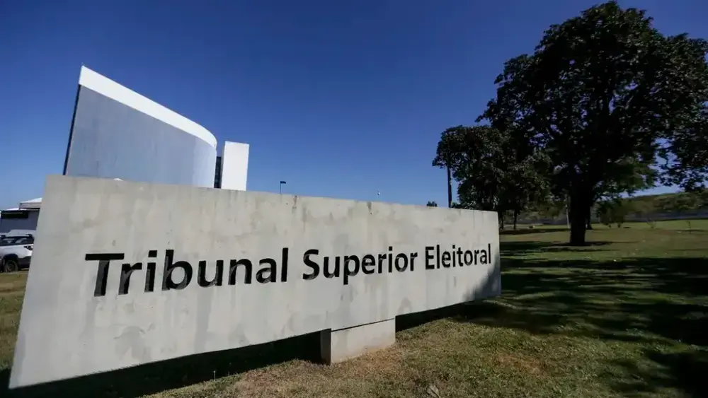 TSE suspende sistema de filiação após caso Flávio Bolsonaro